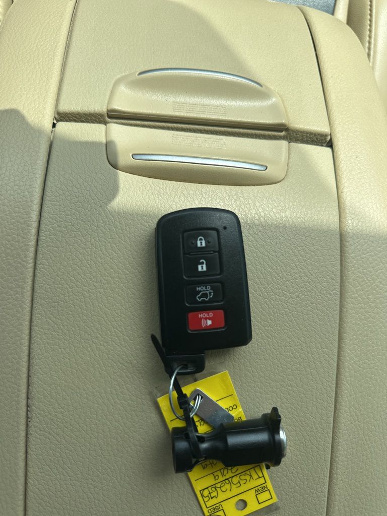 2019 Predawn Gray Mica Toyota Highlander XLE FWD SUV