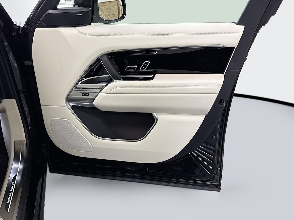 Thumbnail: 2026 Land Rover Range Rover - 24