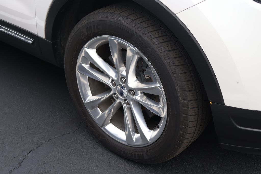 Thumbnail: 2019 Ford Explorer - 5