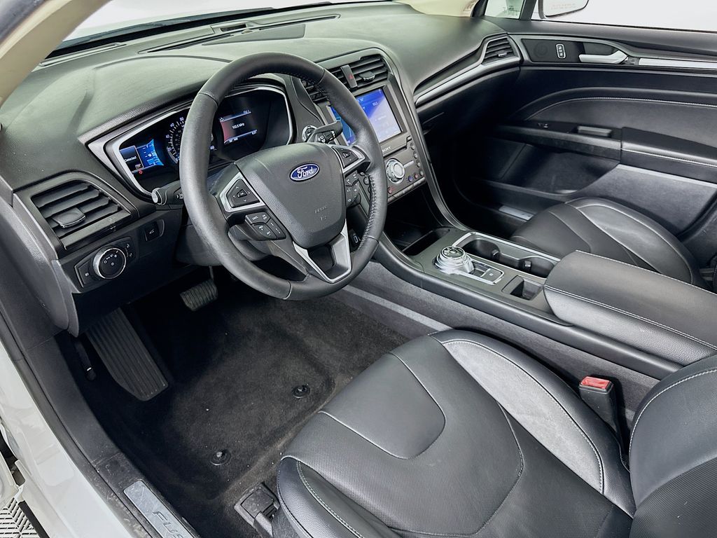 2020 Ford Fusion Titanium 9