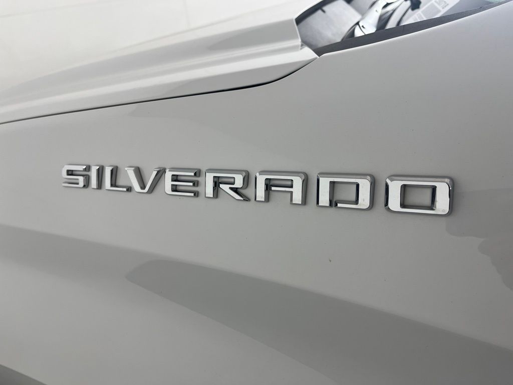Thumbnail: 2021 Chevrolet Silverado 1500 - 26