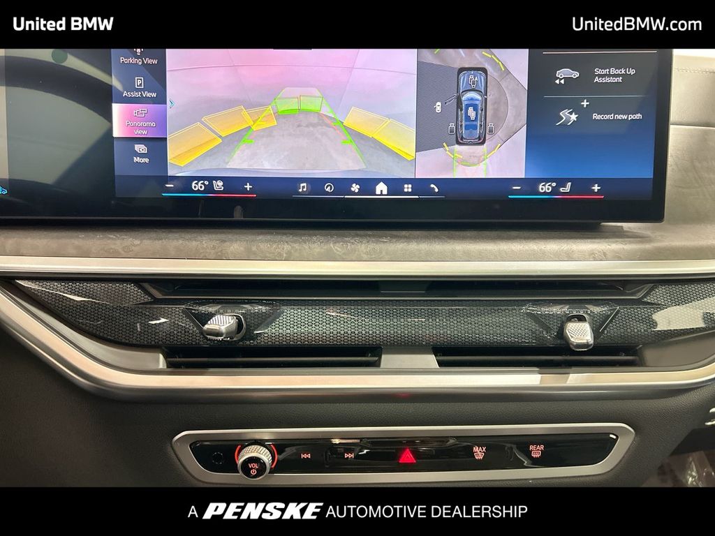 2025 BMW X7 xDrive40i 17