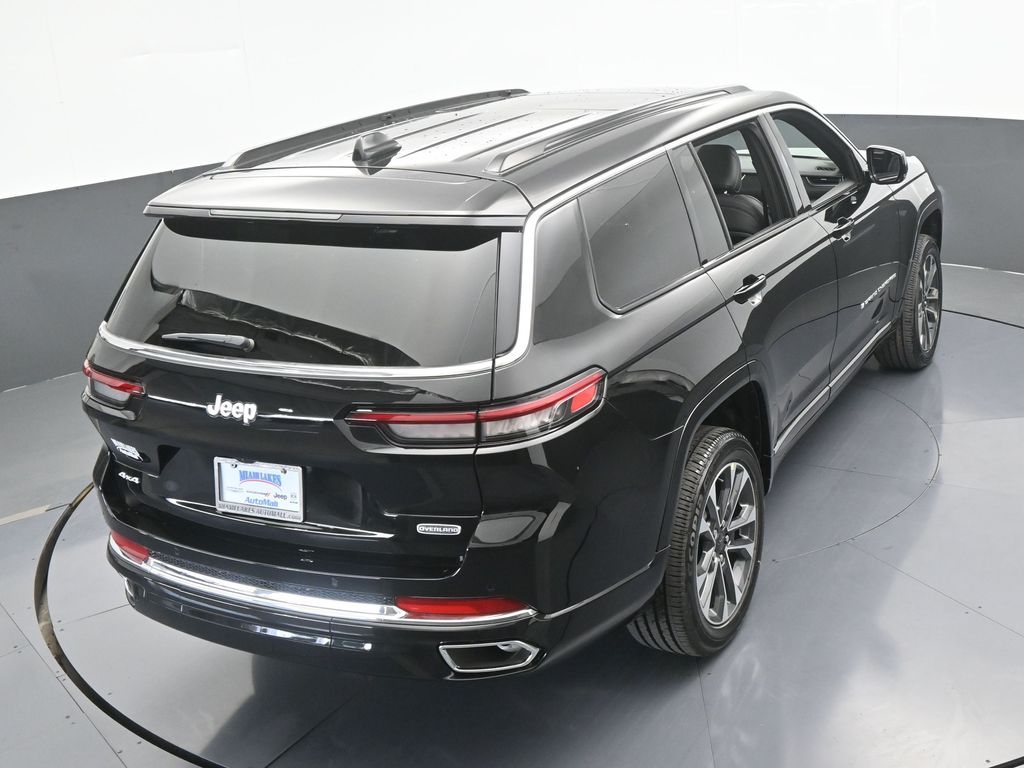 New 2025 Diamond Black Crystal Pearlcoat Jeep Overland image 48