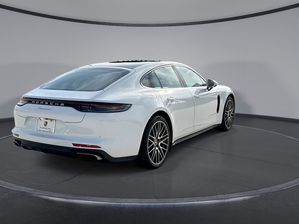 Thumbnail: 2022 Porsche Panamera - 11
