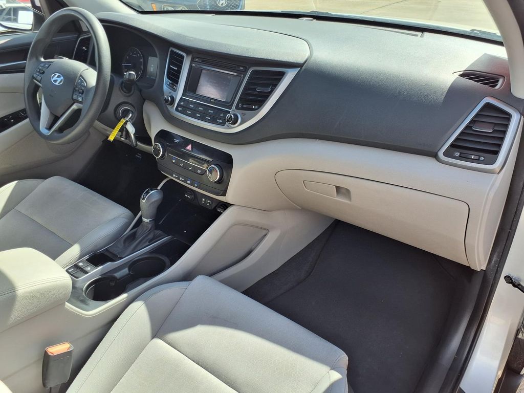 2017 Hyundai Tucson SE Silver at Baytown Hyundai