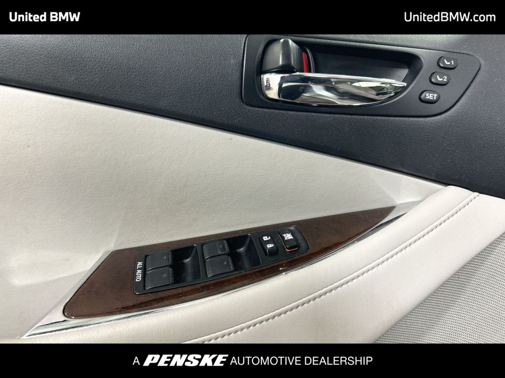 Thumbnail: 2012 Lexus ES - 11