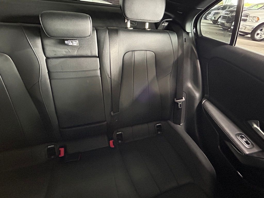 Used 2020 Cosmos Black Metallic Mercedes-Benz A 220 image 11