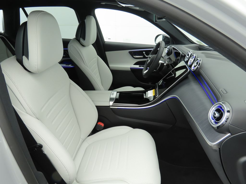 2025 Mercedes-Benz GLC 300 22