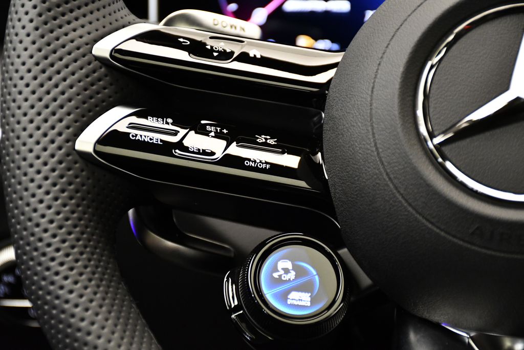 Thumbnail: 2025 Mercedes-Benz GLC - 24