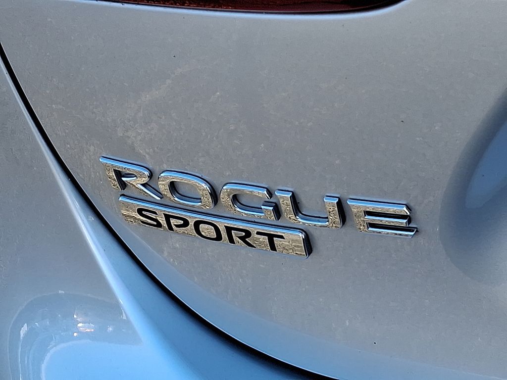 Thumbnail: 2021 Nissan Rogue Sport - 31
