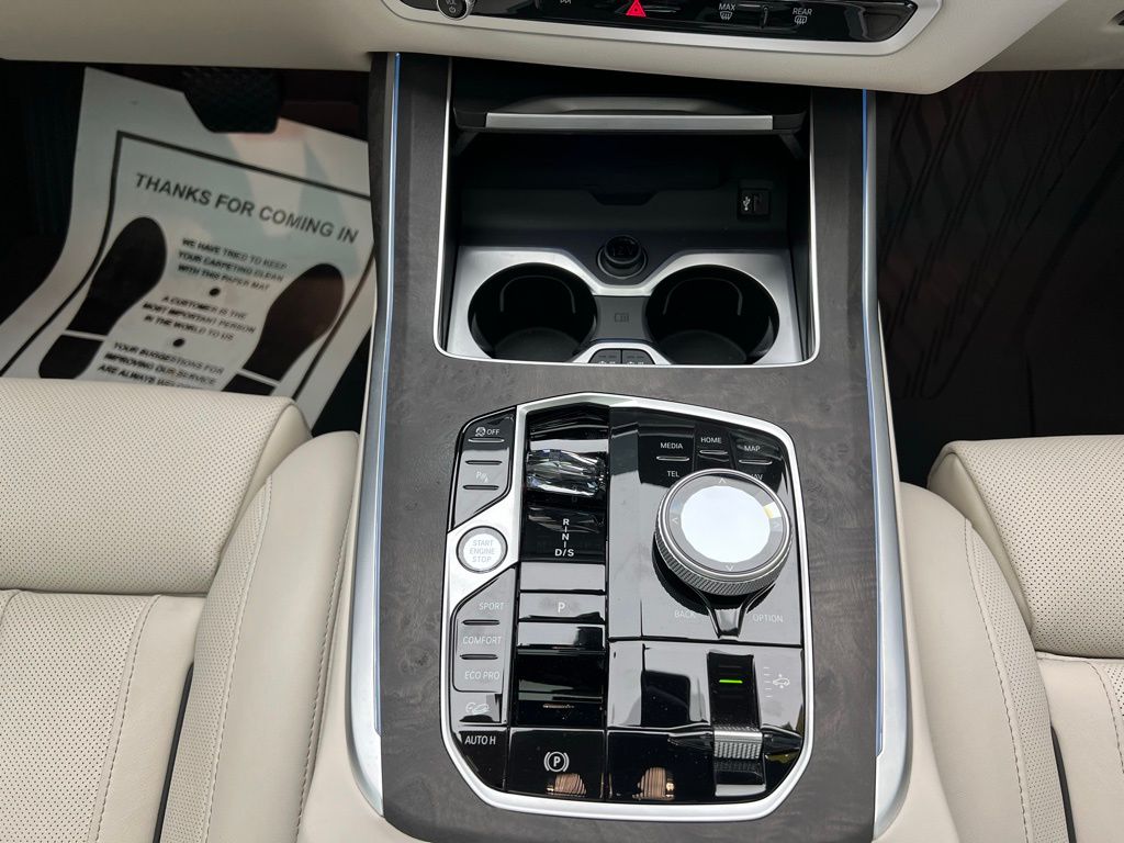 Thumbnail: 2024 BMW X7 - 13