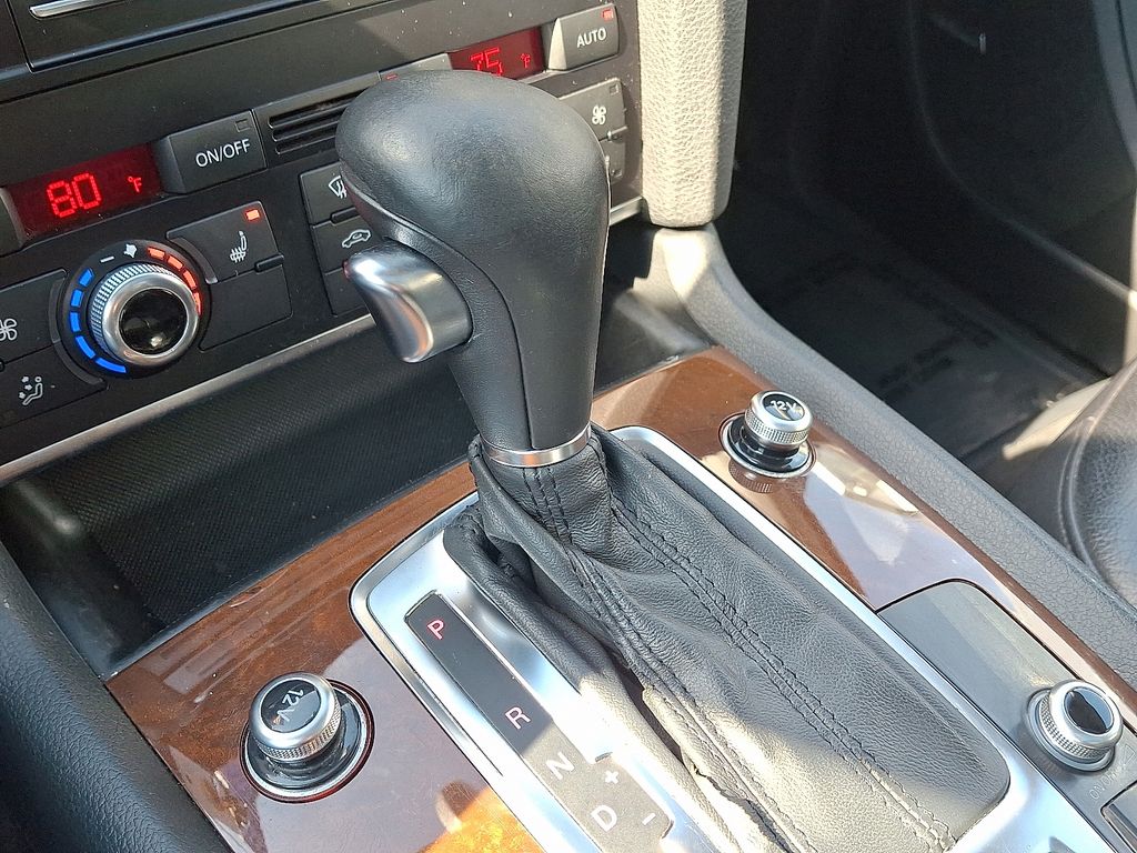 Thumbnail: 2011 Audi Q7 - 15