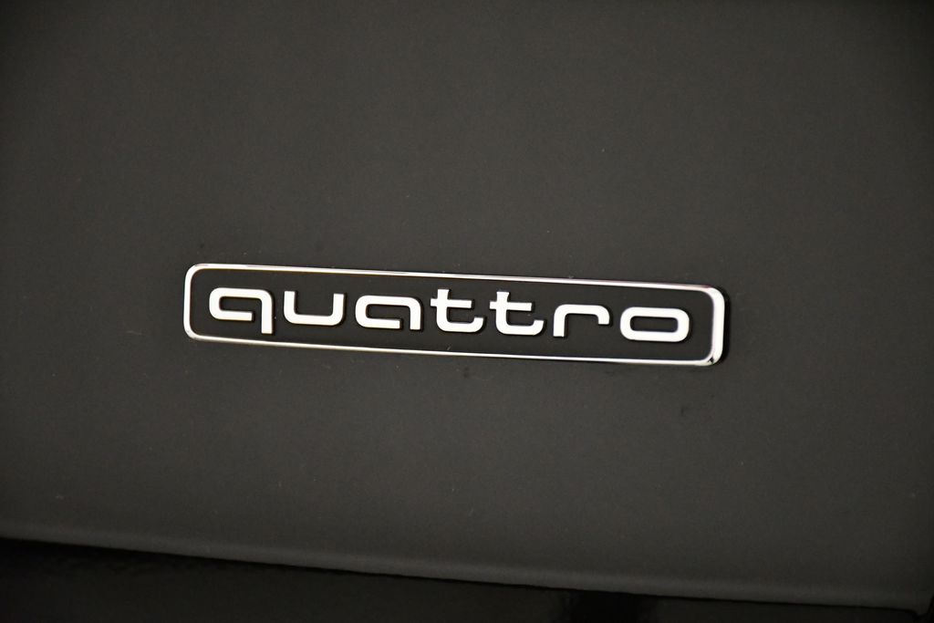 Thumbnail: 2025 Audi Q3 - 10