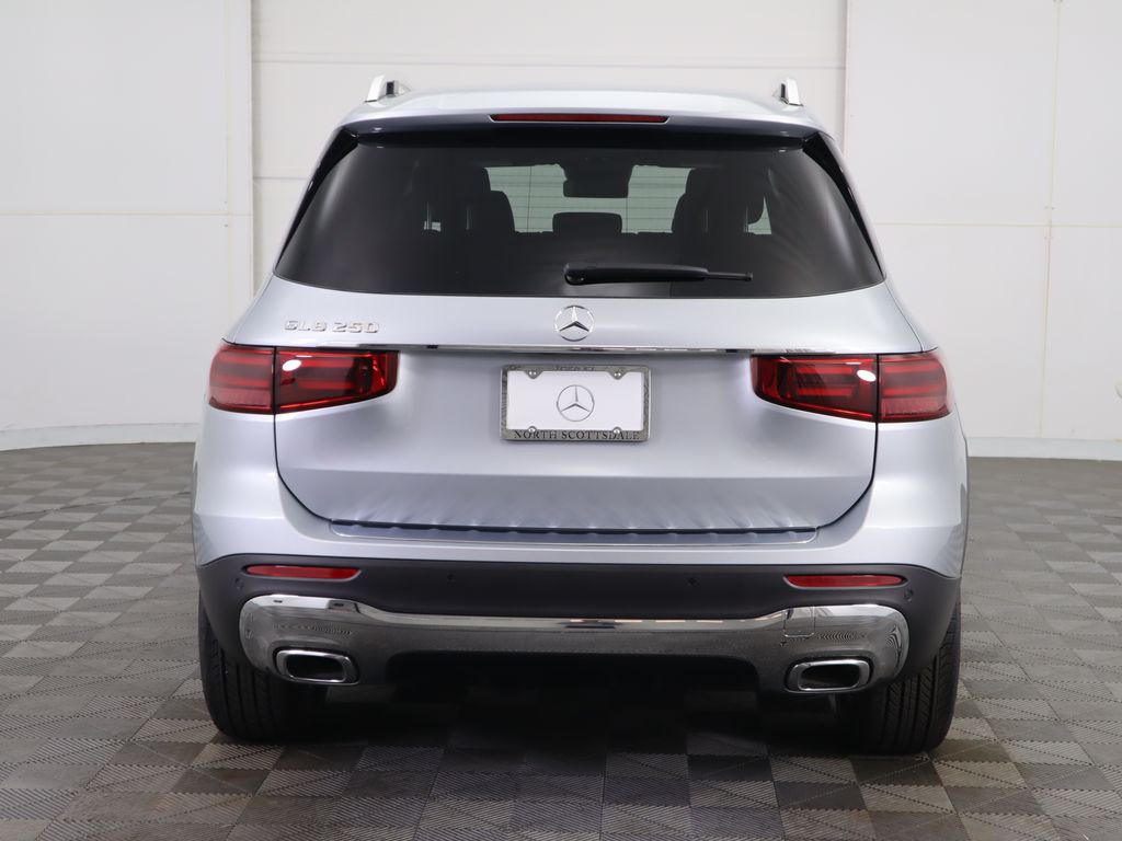 2025 Mercedes-Benz GLB 250 6