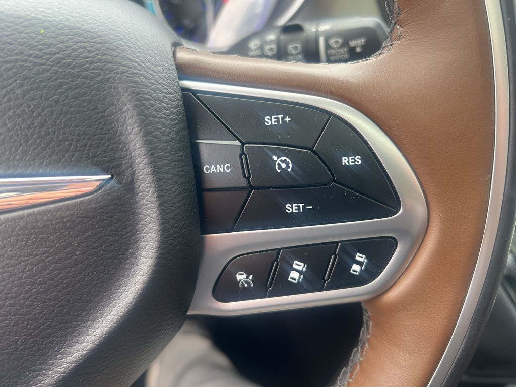 2018 Chrysler Pacifica Limited photo