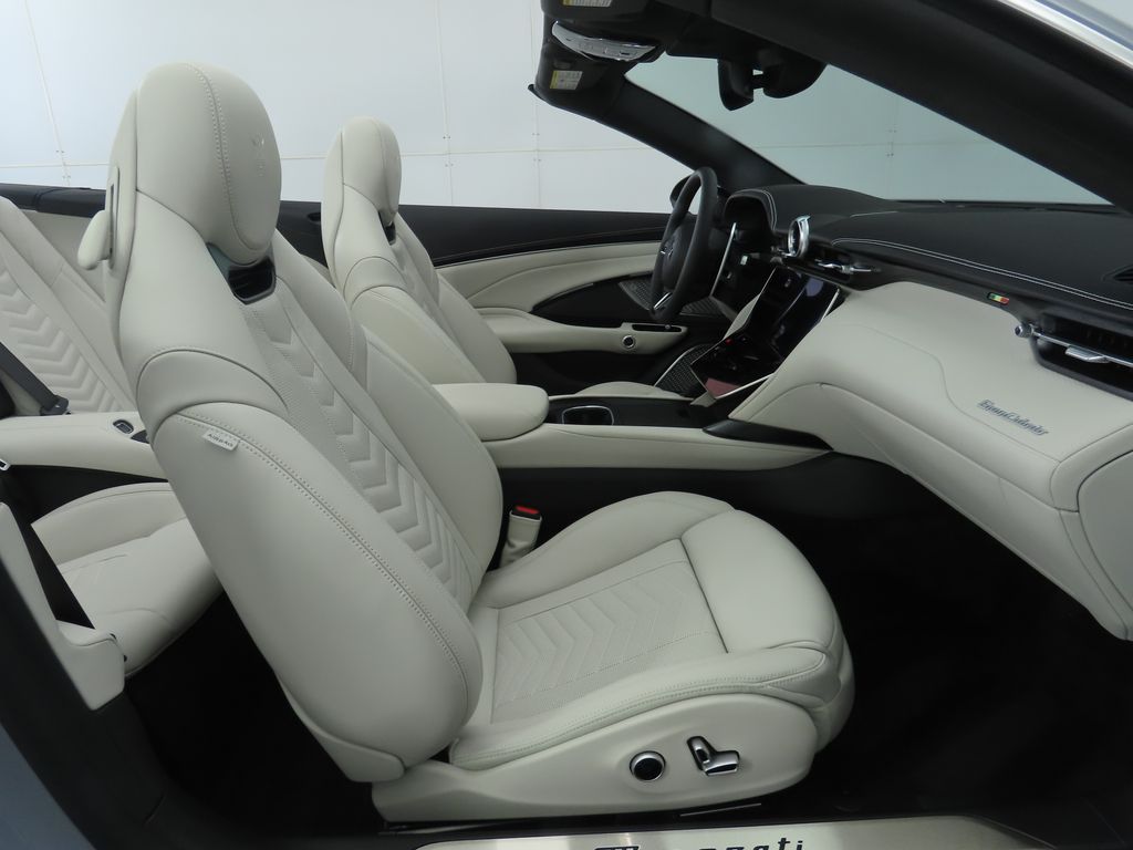 Thumbnail: 2025 Maserati GranCabrio - 28