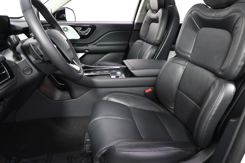 New 2026 White Lincoln Reserve image 13