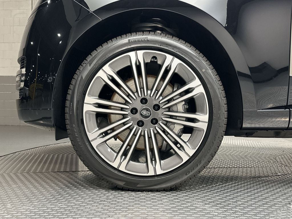 Thumbnail: 2023 Land Rover Range Rover - 2