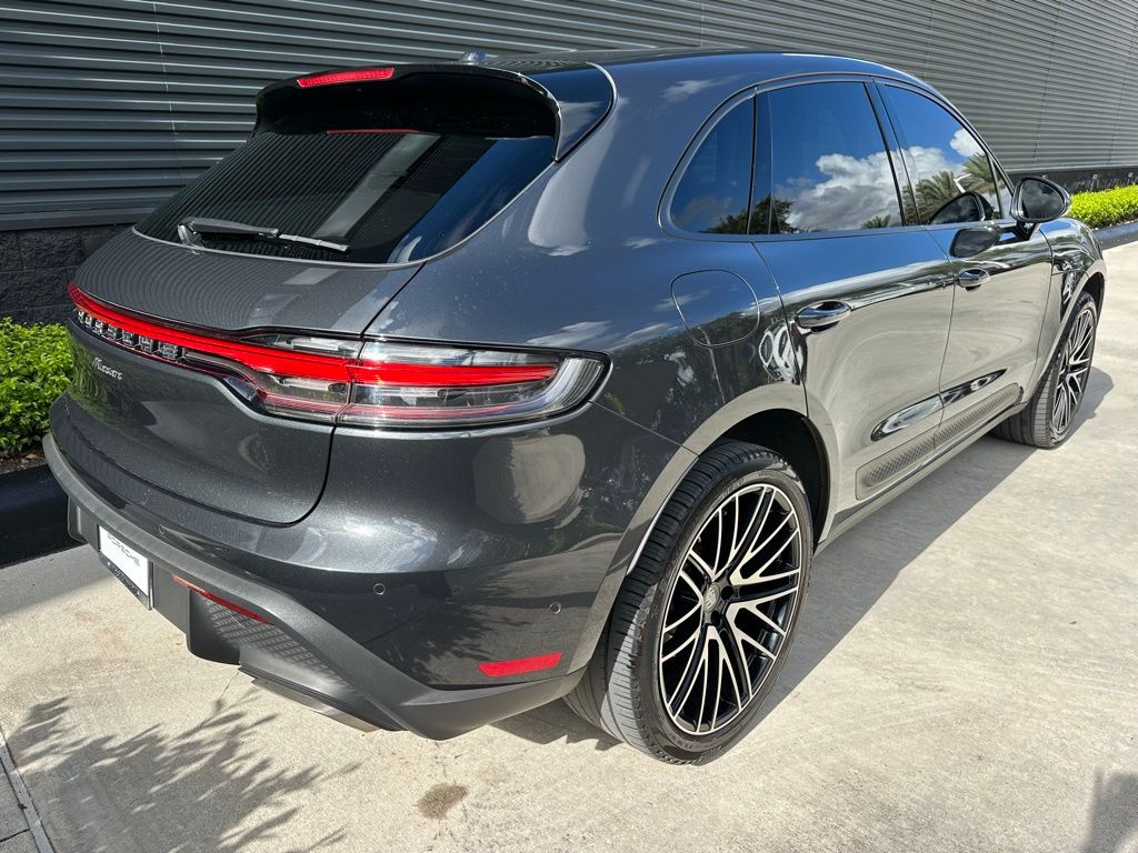 Thumbnail: 2022 Porsche Macan - 9