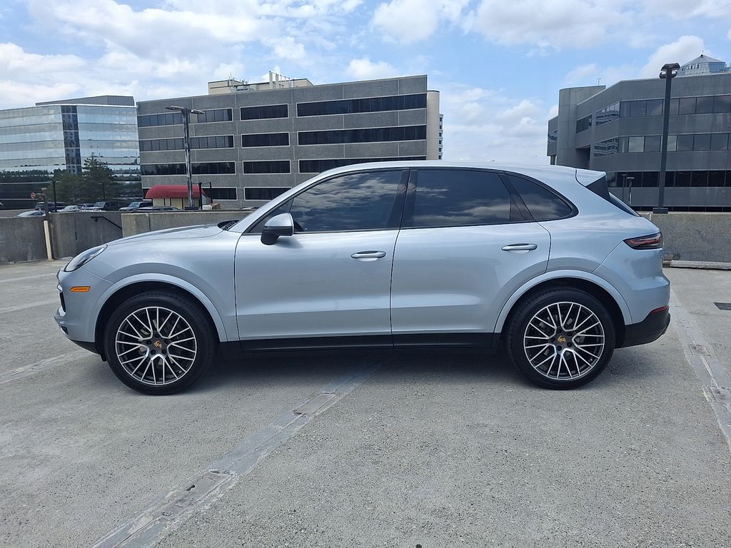 Thumbnail: 2020 Porsche Cayenne - 2