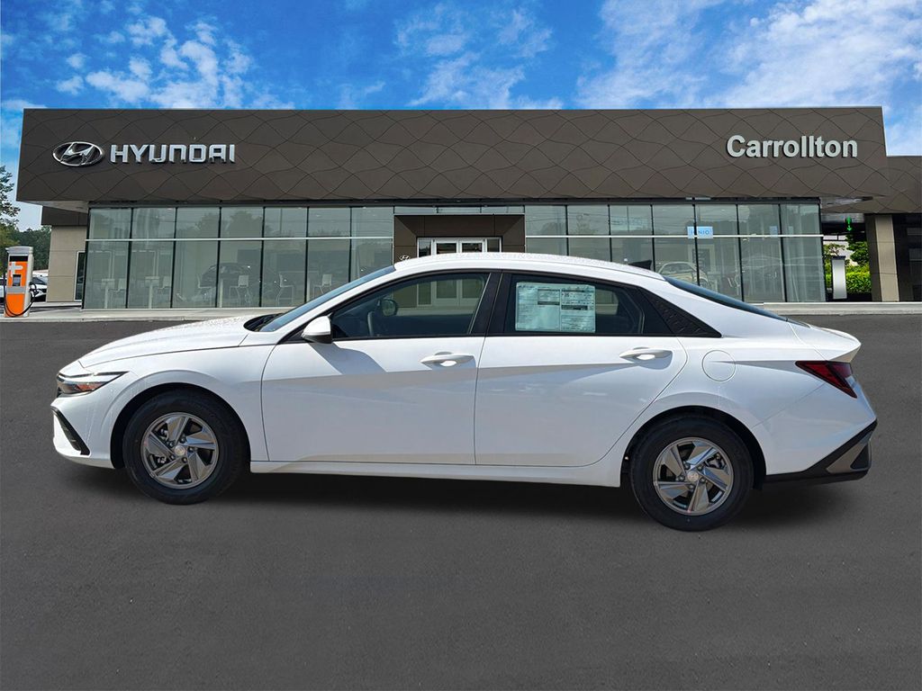New 2026 White Hyundai SE image 9