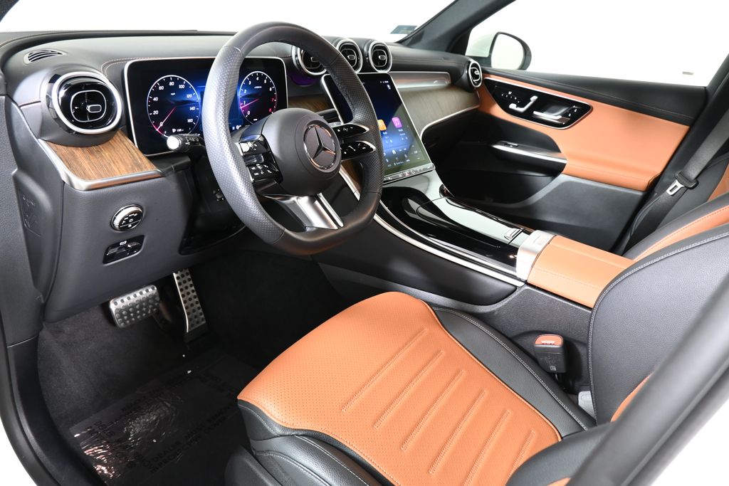 Thumbnail: 2025 Mercedes-Benz GLC - 14