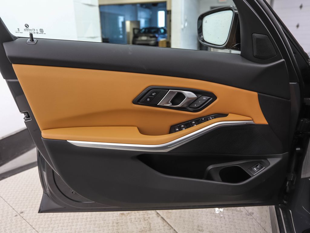 Thumbnail: 2026 BMW 3 Series - 9