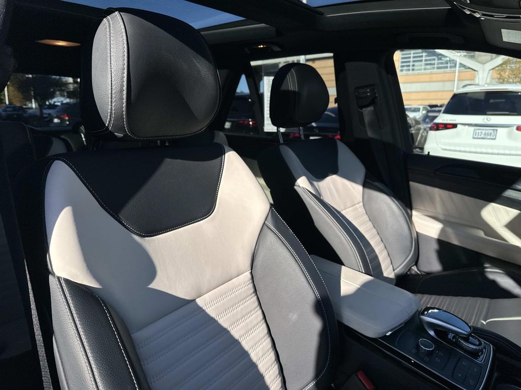 Thumbnail: 2018 Mercedes-Benz GLE - 22