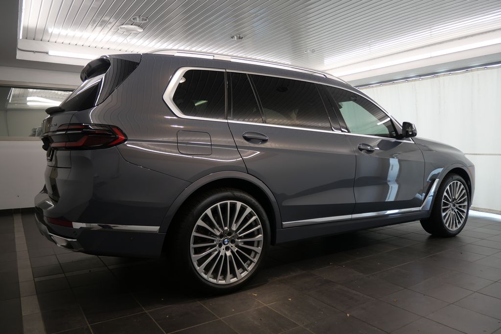 2025 BMW X7 xDrive40i 7