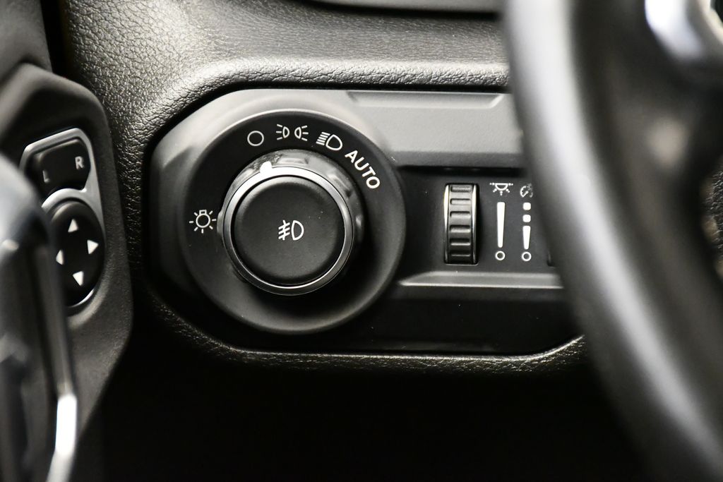 Thumbnail: 2020 Jeep Wrangler - 18