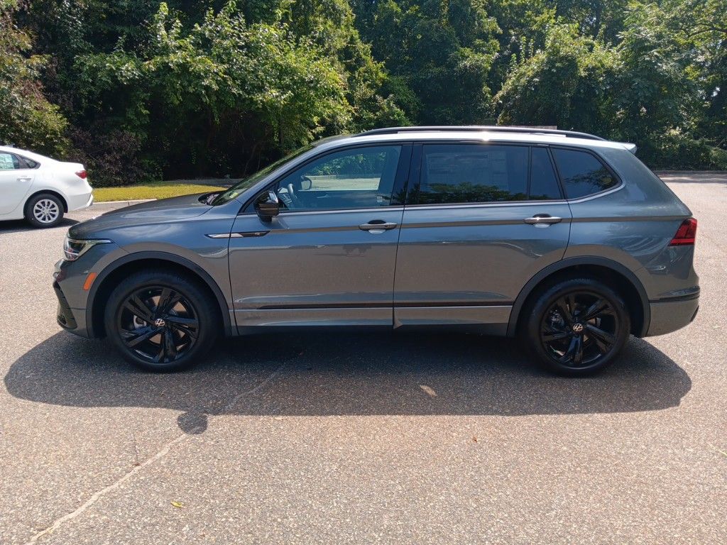 2024 Volkswagen Tiguan 2.0T SE R-Line Black 2