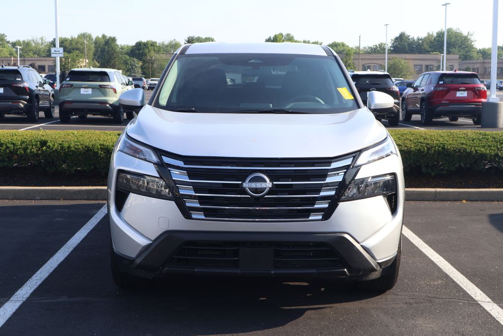 Thumbnail: 2025 Nissan Rogue - 2