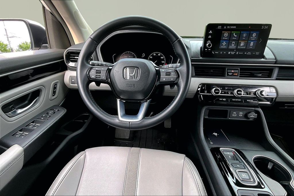 Used Platinum White Pearl 2025 Honda Pilot EX-L+ for Sale in