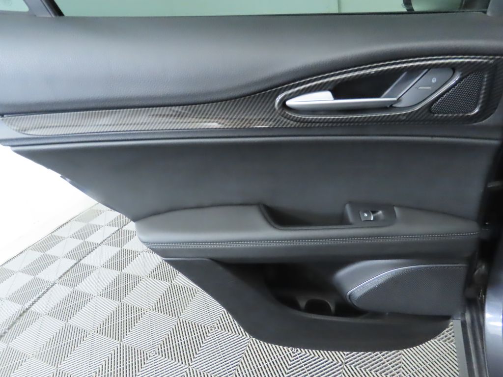 Thumbnail: 2020 Alfa Romeo Stelvio - 26