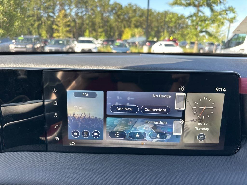 2025 Super Black Nissan Kicks SR FWD SUV