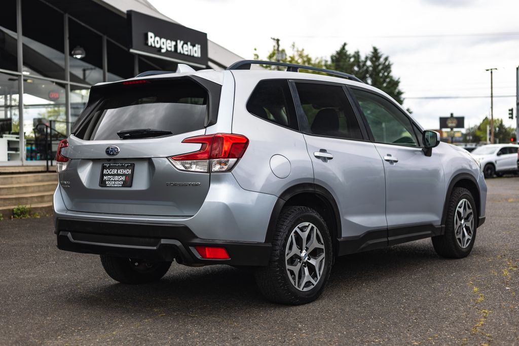 2019 Subaru Forester Premium thumbnail 9