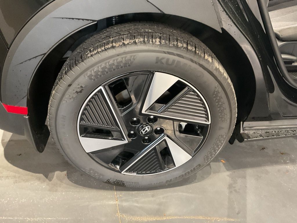 New 2025 Black Hyundai SE image 17
