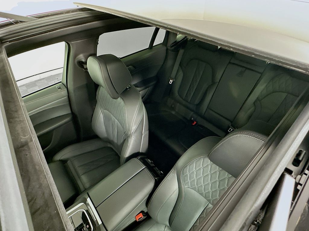 Thumbnail: 2025 BMW X6 - 20