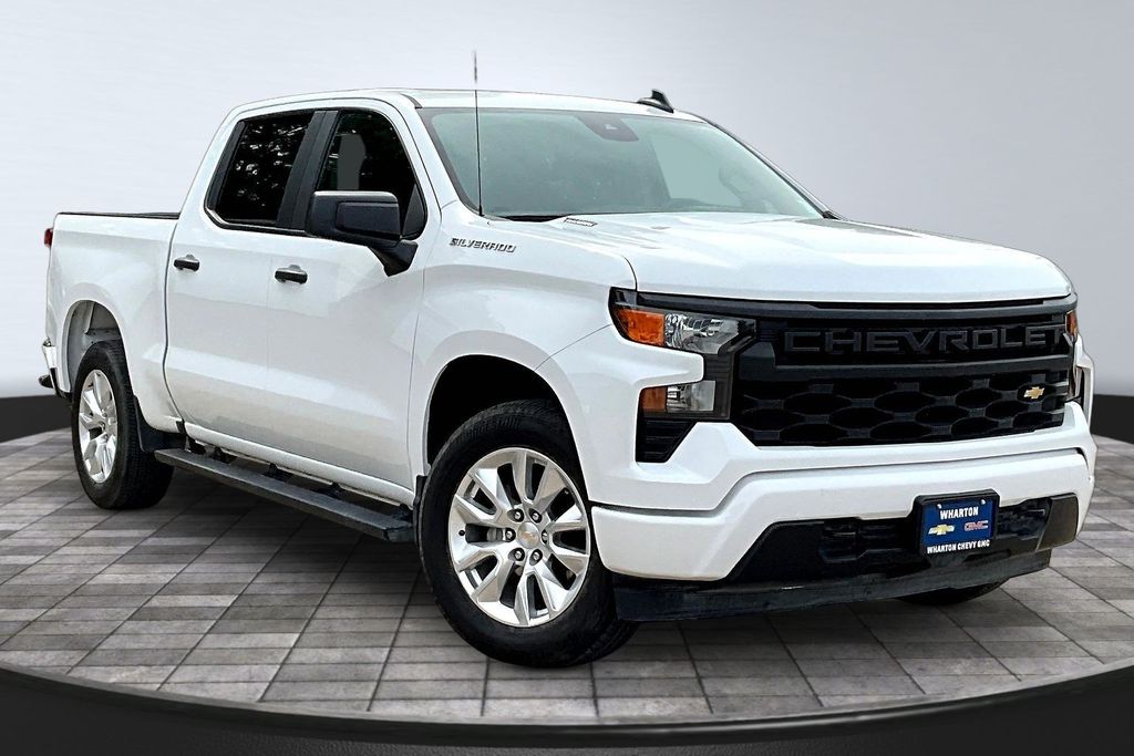 2025 Chevrolet Silverado 1500 Custom - 3