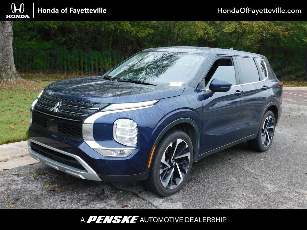 Thumbnail: 2024 Mitsubishi Outlander - 1