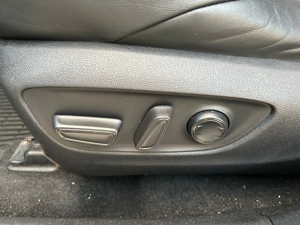 Thumbnail: 2021 Toyota RAV4 - 16