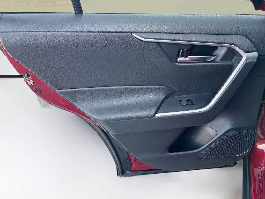 Thumbnail: 2020 Toyota RAV4 - 25