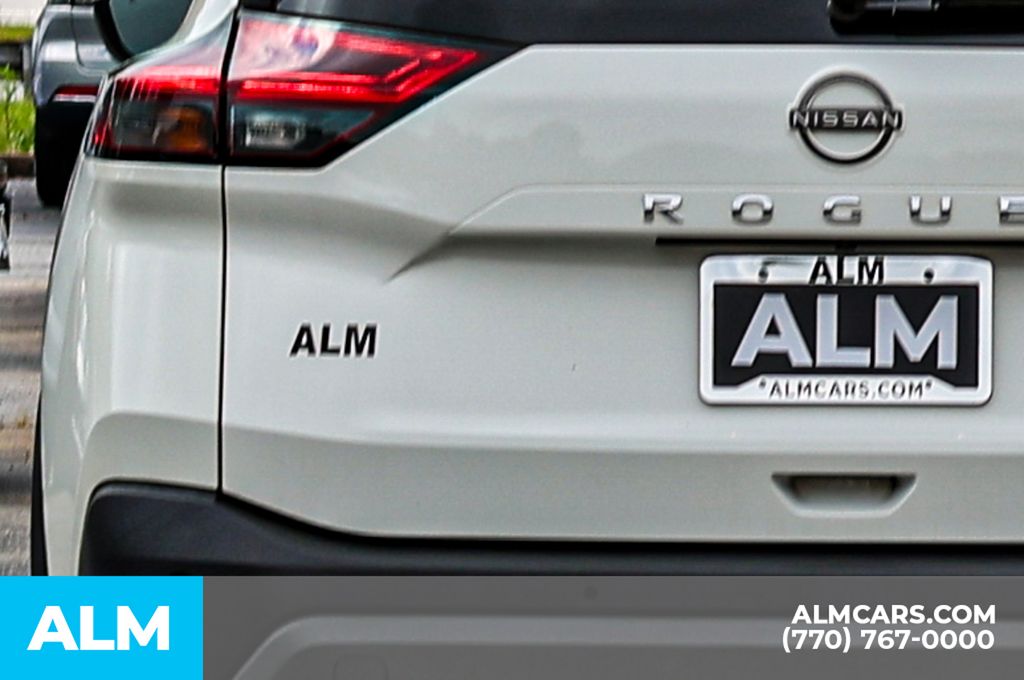 Used 2023 White Nissan S image 12