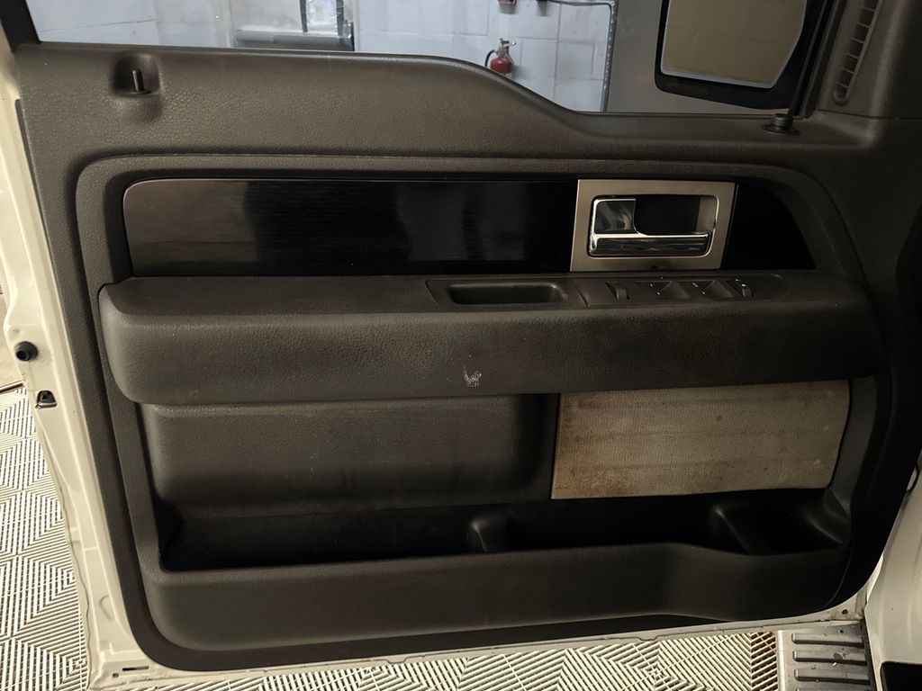 Used 2010 White Ford XLT image 16