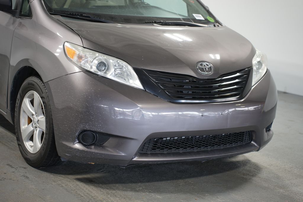 2015 Toyota Sienna SE 4