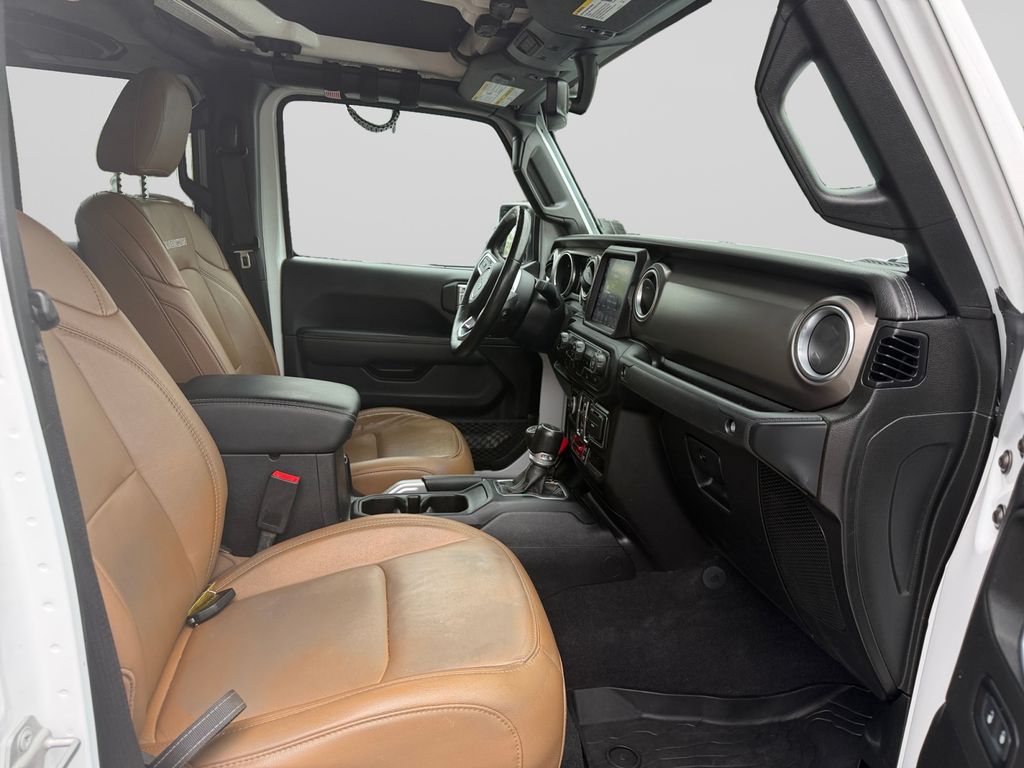 2020 Jeep Gladiator Rubicon White at Sutliff Volkswagen