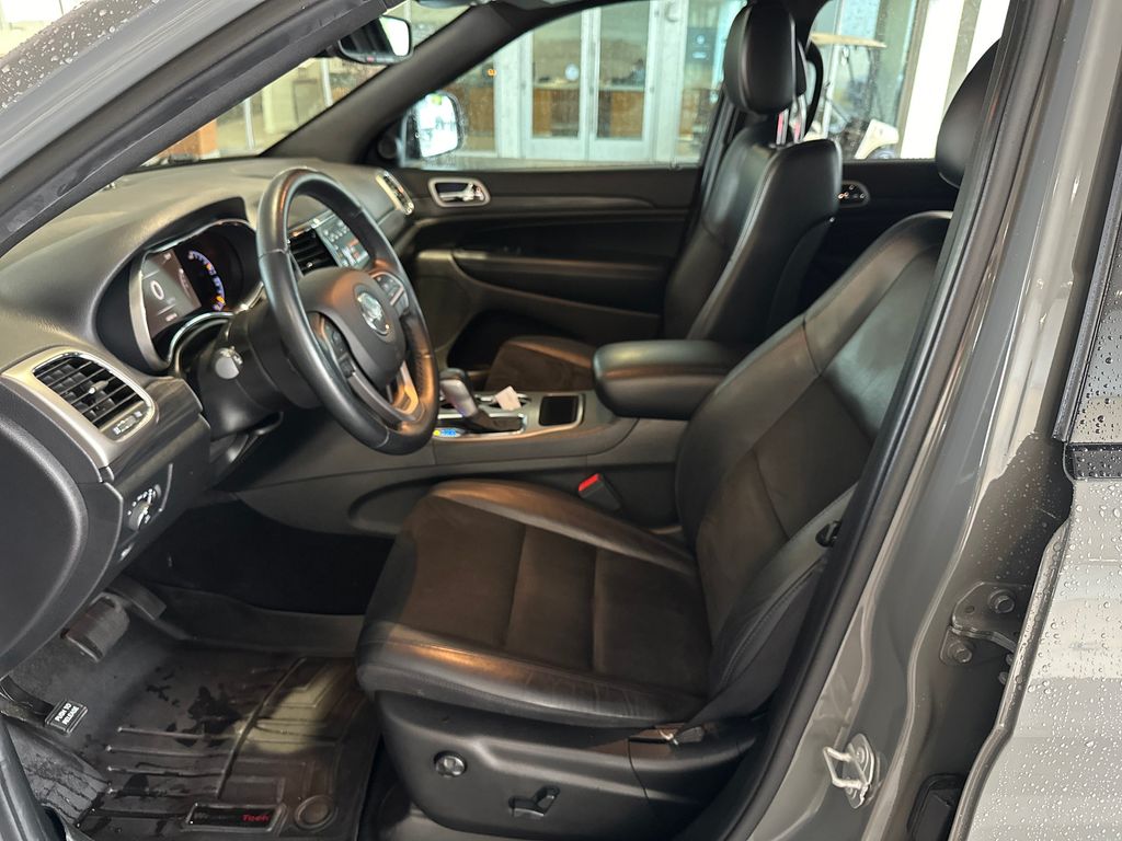 Used Car 2020 Jeep Grand Cherokee  Altitude For Sale Under $25,000 In Austin, Texas