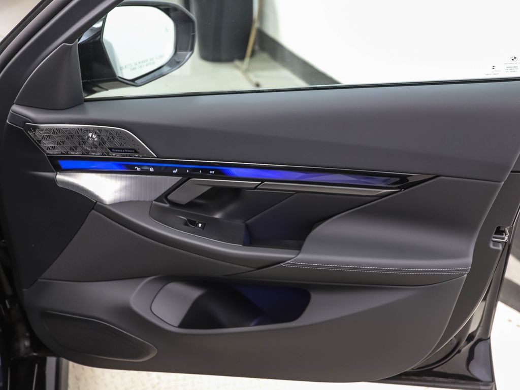 2025 BMW M5 Base 27