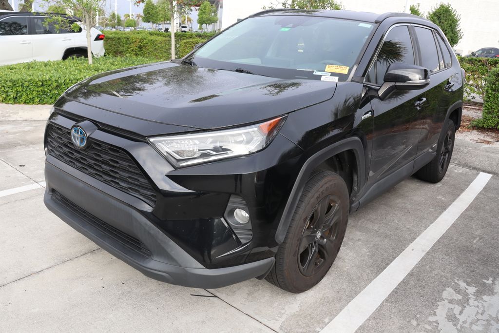 2020 Toyota RAV4 XLE 2