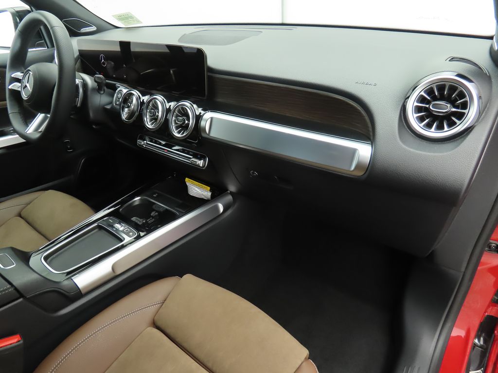 Thumbnail: 2025 Mercedes-Benz GLB - 17